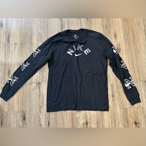 Nike Men's Graphic Black Long Sleeve Tee
